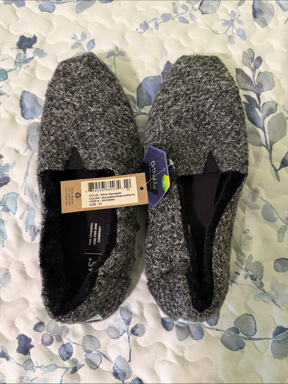 New TOMS Women’s Cozy Grey Knit Slip-On Shoes. Size 10.